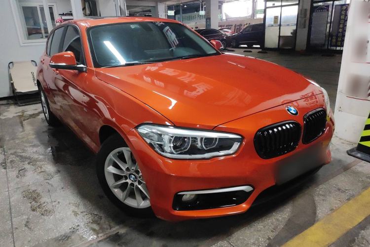 Used BMW 1 Series 2016 118i Urban Design Package Front Right 45 Deg
