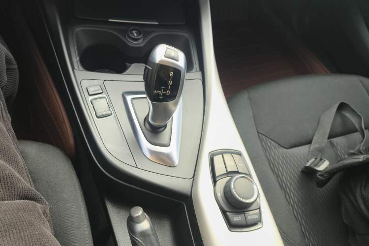 Used BMW 1 Series 2016 118i Leading Model Gear Lever