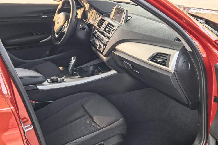 Used BMW 1 Series 2016 118i Leading Model Interior 1