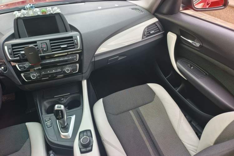 Used BMW 1 Series 2016 118i Urban Design Package Interior 8