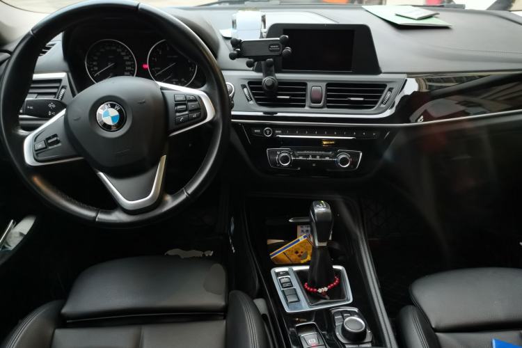 Used BMW 1 Series 2017 118i Sport Edition Center Console