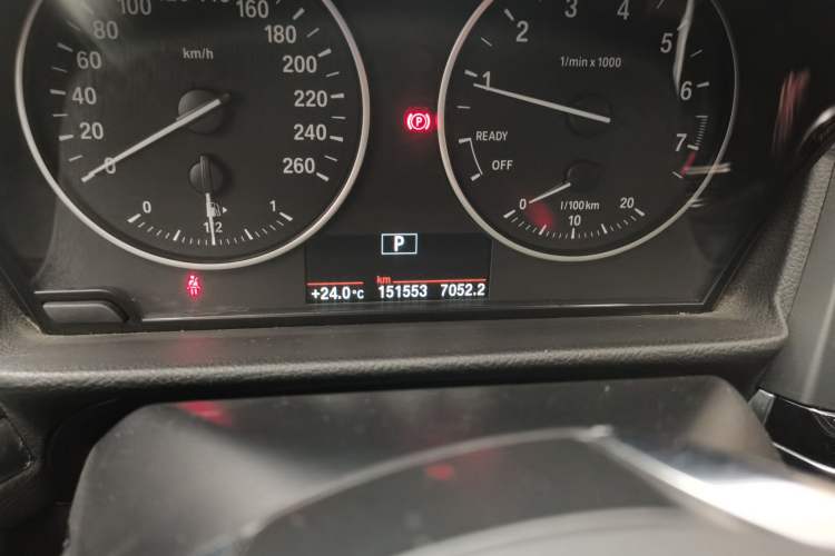 Used BMW 1 Series 2017 118i Sport Edition Odometer Close Up