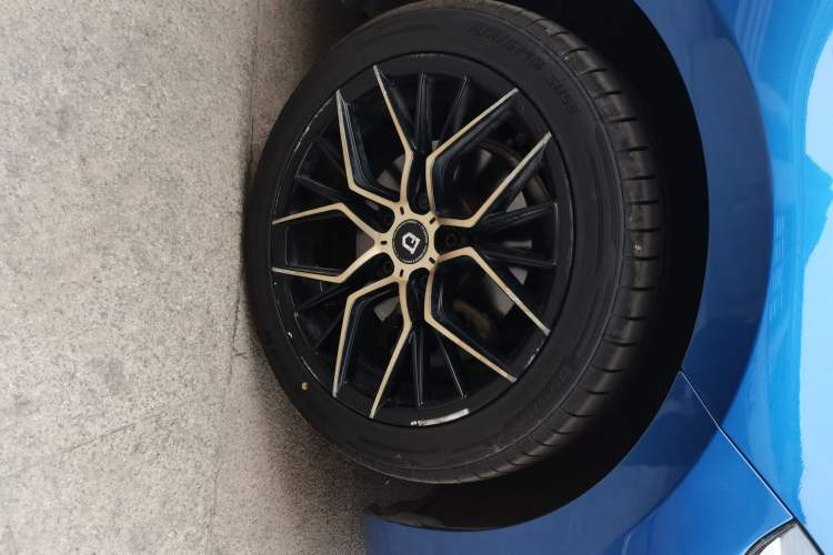 Used BMW 1 Series 2017 118i Sport Edition Right Front Wheel Hub