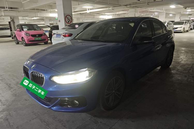 Used BMW 1 Series 2017 118i Sport Edition Guazi used car, China used car export, Used car for sale, Used BMW cars, Cheapest cars for sale