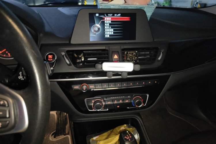 Used BMW 1 Series 2017 118i Sport Edition Audio And AC Panel
