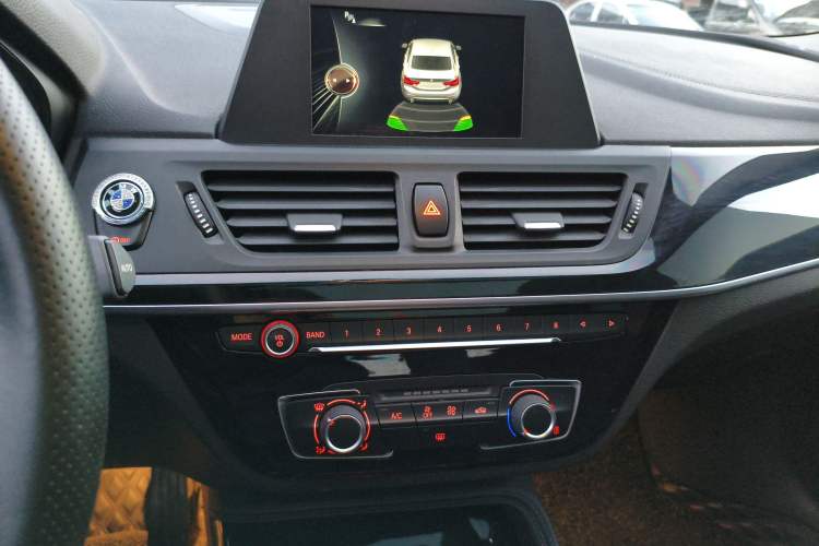 Used BMW 1 Series 2017 118i Sport Edition Audio And AC Panel