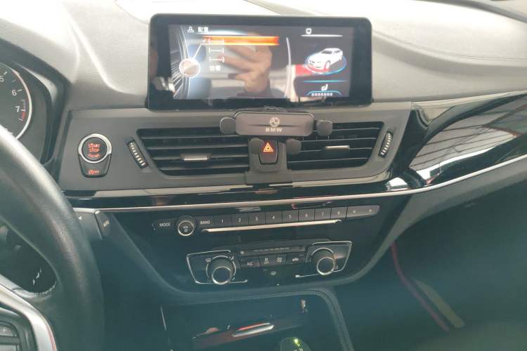 Used BMW 1 Series 2017 118i Sport Edition Audio And AC Panel
