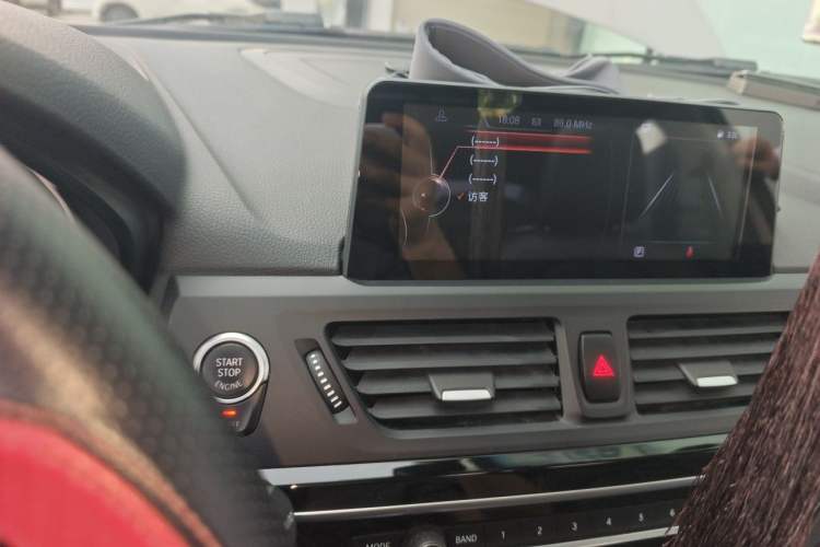 Used BMW 1 Series 2017 118i Sport Edition Audio And AC Panel
