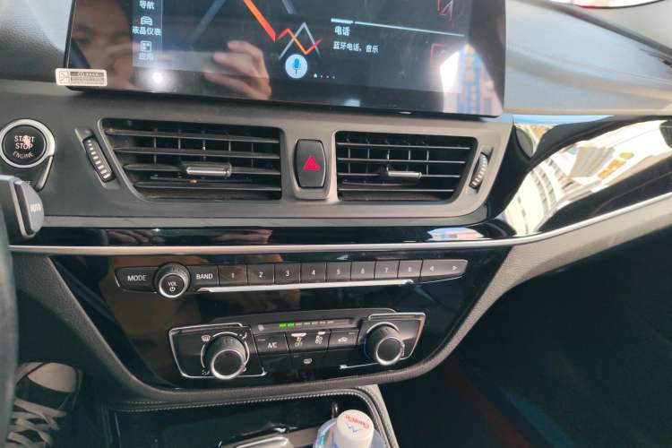 Used BMW 1 Series 2017 118i Sport Edition Audio And AC Panel