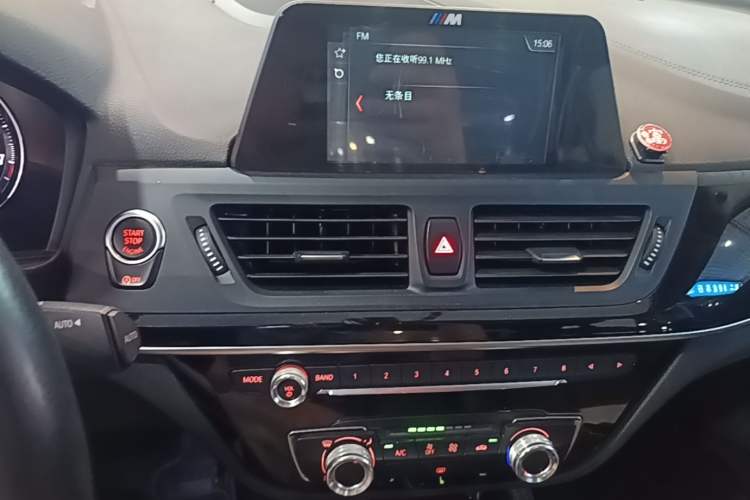 Used BMW 1 Series 2017 118i Sport Edition Audio And AC Panel