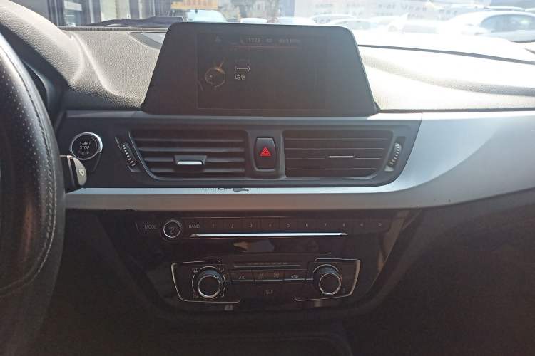 Used BMW 1 Series 2017 118i Fashion Model Audio And AC Panel