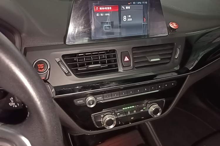 Used BMW 1 Series 2017 118i Sport Edition Audio And AC Panel