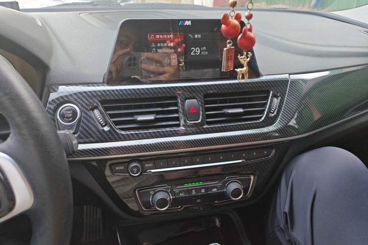 Used BMW 1 Series 2017 118i Sport Edition Audio And AC Panel