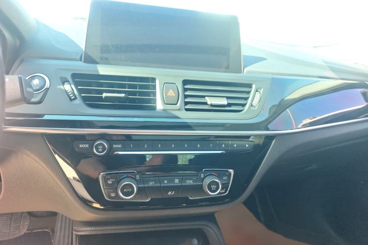 Used BMW 1 Series 2017 118i Design Package Model Audio And AC Panel
