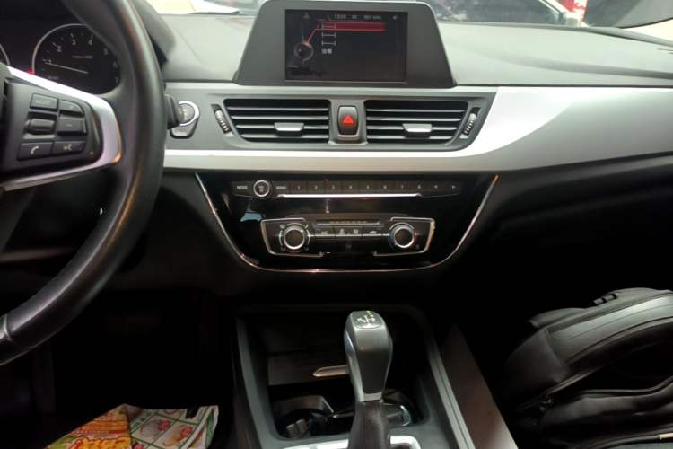 Used BMW 1 Series 2017 118i Fashion Model Audio And AC Panel
