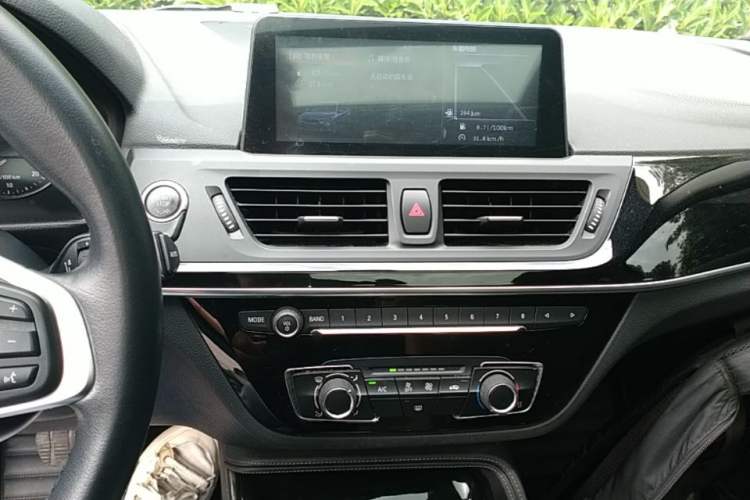 Used BMW 1 Series 2017 118i Sport Edition Audio And AC Panel