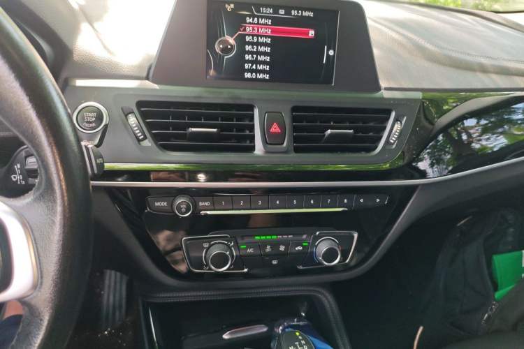 Used BMW 1 Series 2017 118i Sport Edition Audio And AC Panel