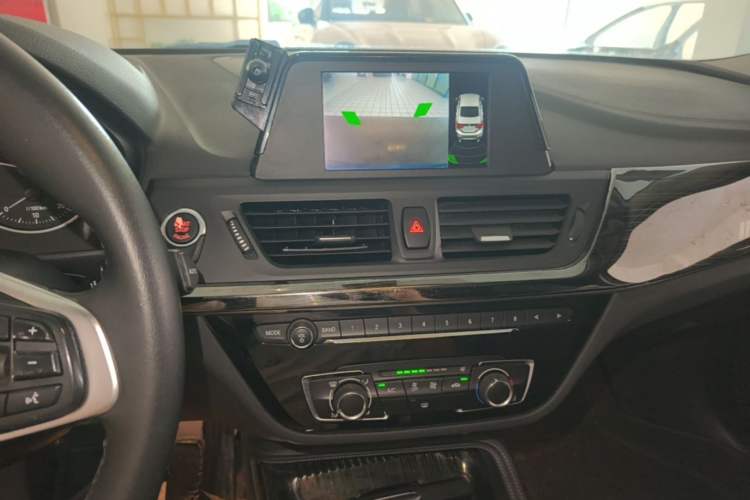 Used BMW 1 Series 2017 118i Sport Edition Audio And AC Panel