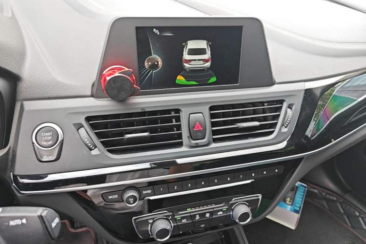Used BMW 1 Series 2017 118i Sport Edition Audio And AC Panel