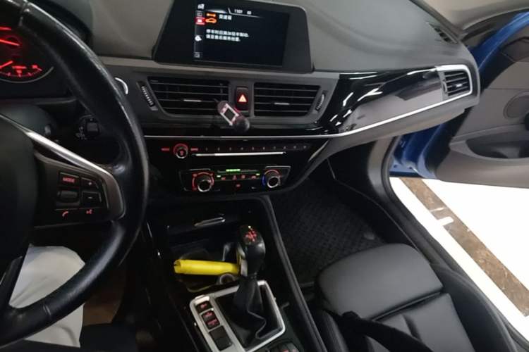 Used BMW 1 Series 2017 118i Sport Edition Audio And AC Panel