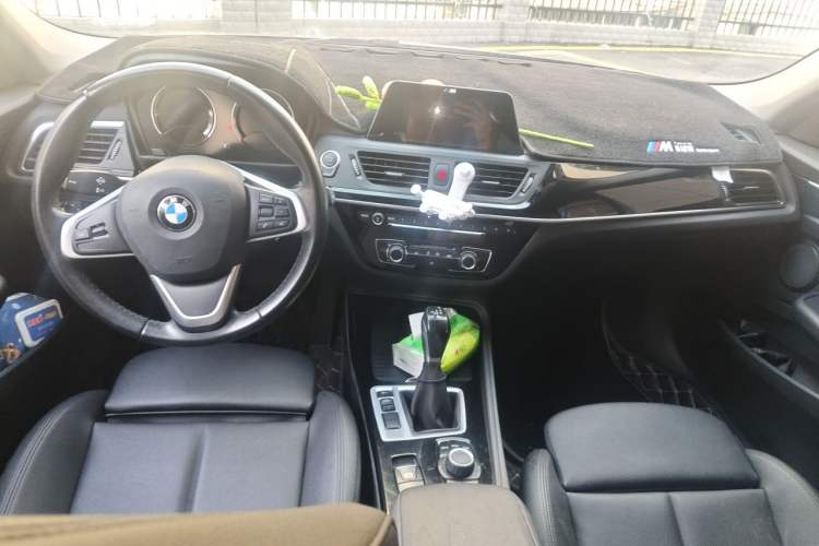 Used BMW 1 Series 2017 118i Sport Edition Center Console