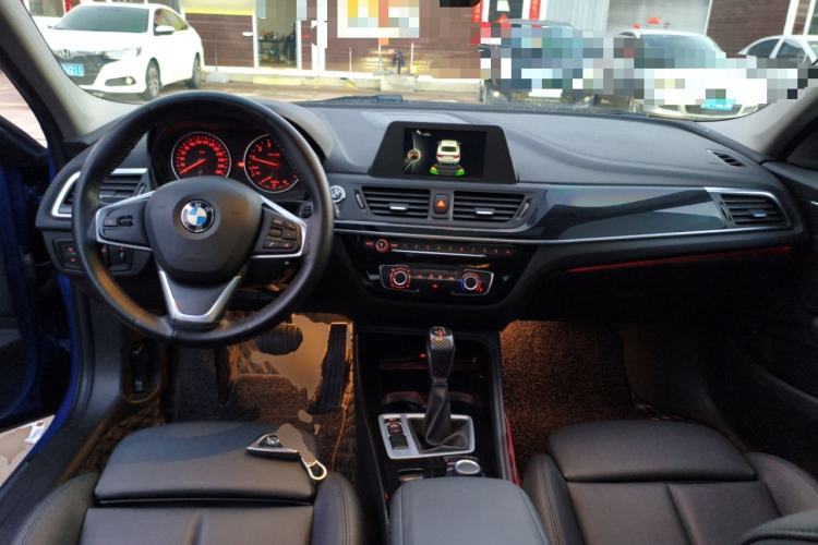 Used BMW 1 Series 2017 118i Sport Edition Center Console