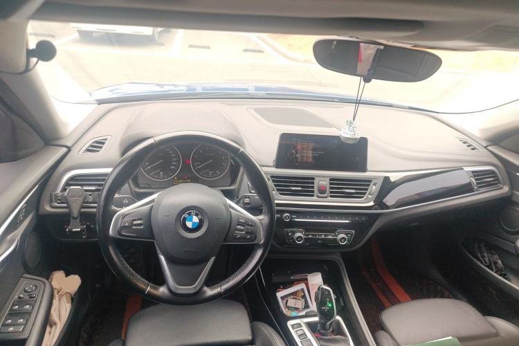 Used BMW 1 Series 2017 118i Design Package Model Center Console