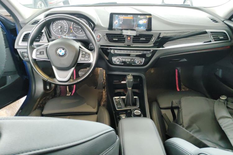 Used BMW 1 Series 2017 118i Sport Edition Center Console
