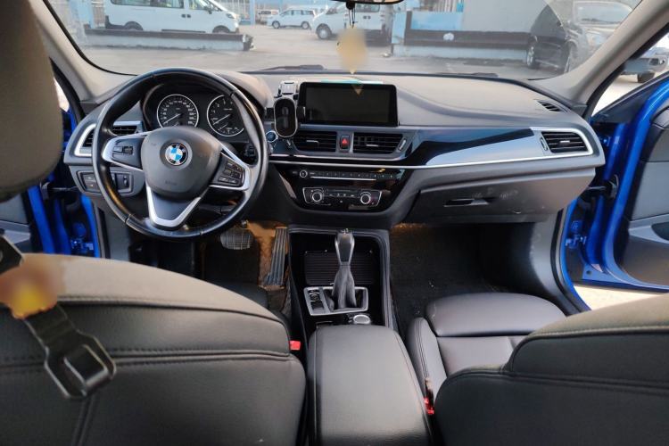 Used BMW 1 Series 2017 118i Sport Edition Center Console