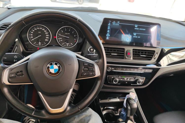 Used BMW 1 Series 2017 118i Sport Edition Center Console