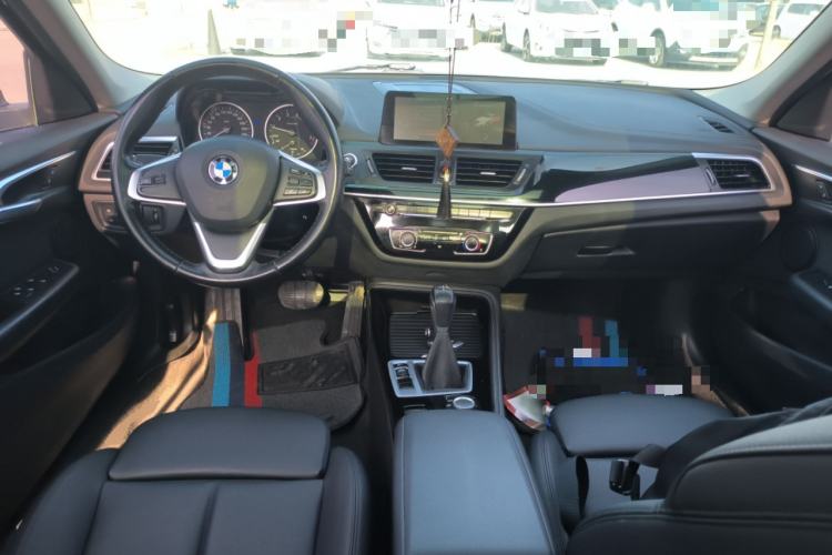 Used BMW 1 Series 2017 118i Sport Edition Center Console