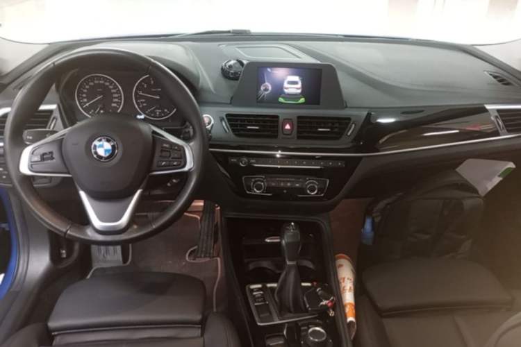 Used BMW 1 Series 2017 118i Sport Edition Center Console