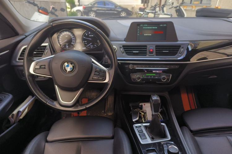 Used BMW 1 Series 2017 118i Sport Edition Center Console