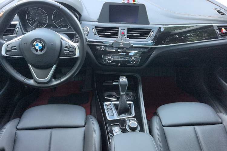 Used BMW 1 Series 2017 118i Sport Edition Center Console