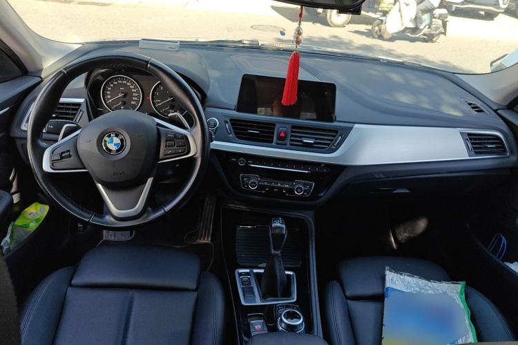 Used BMW 1 Series 2017 120i Design Package Model Center Console