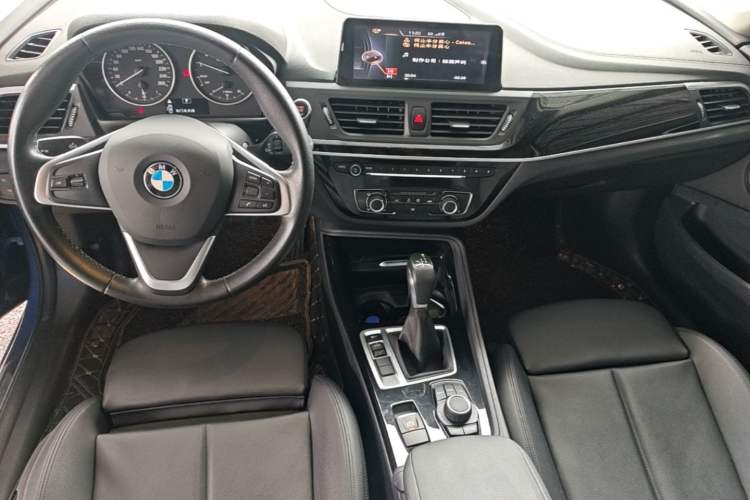 Used BMW 1 Series 2017 118i Sport Edition Center Console