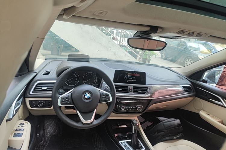 Used BMW 1 Series 2017 118i Design Package Model Center Console