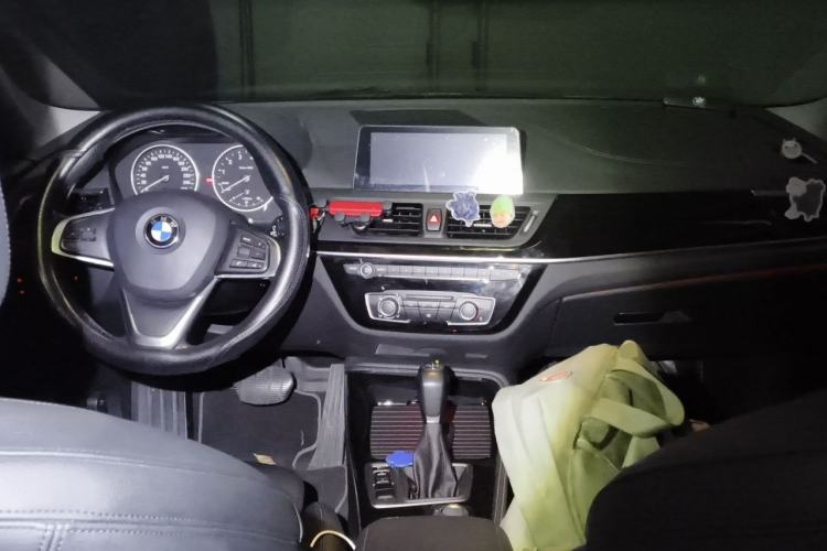 Used BMW 1 Series 2017 118i Sport Edition Center Console