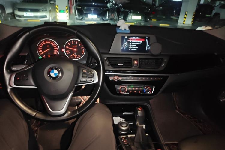 Used BMW 1 Series 2017 118i Sport Edition Center Console