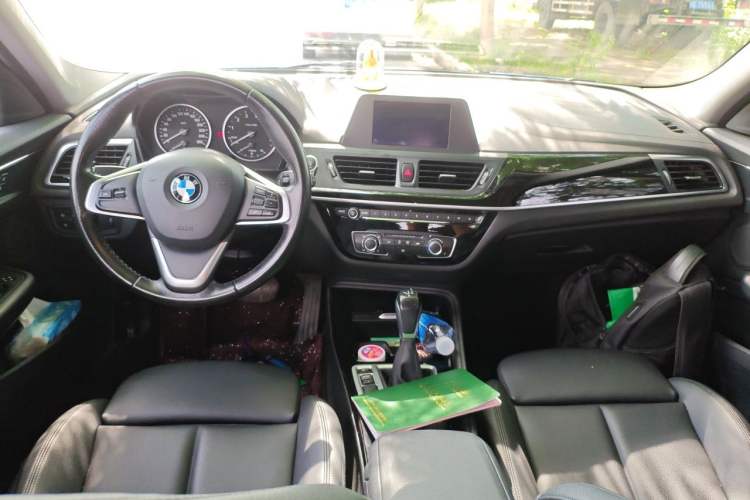Used BMW 1 Series 2017 118i Sport Edition Center Console