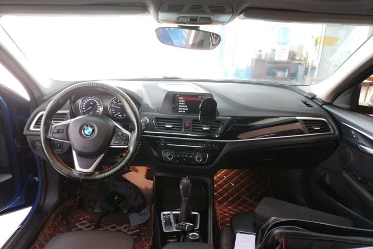 Used BMW 1 Series 2017 118i Sport Edition Center Console