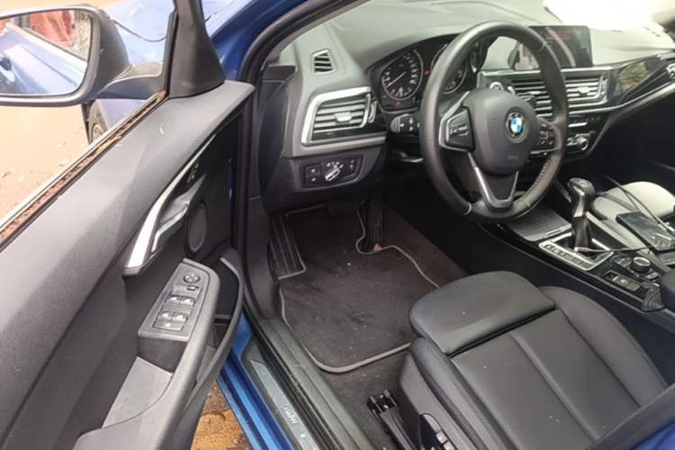 Used BMW 1 Series 2017 118i Sport Edition Driver Seat