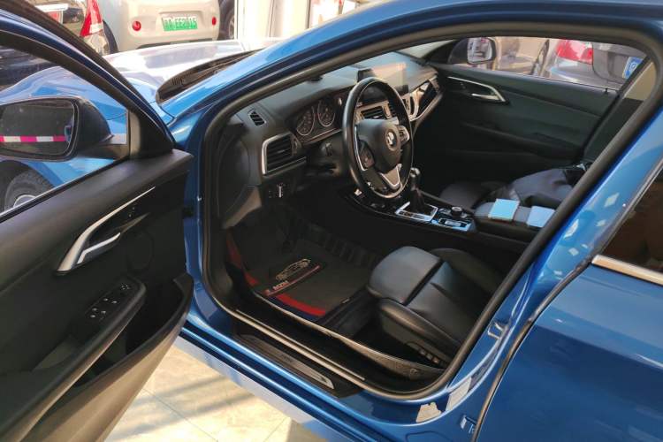 Used BMW 1 Series 2017 118i Sport Edition Driver Seat