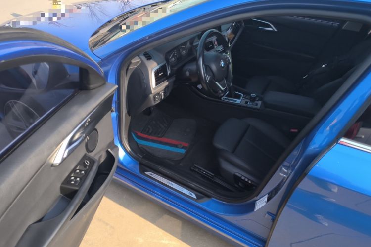 Used BMW 1 Series 2017 118i Sport Edition Driver Seat