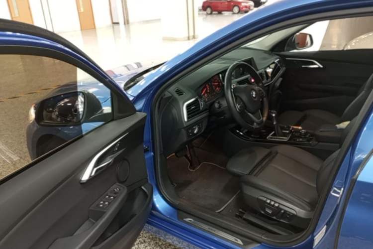Used BMW 1 Series 2017 118i Sport Edition Driver Seat