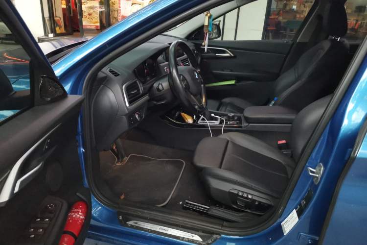 Used BMW 1 Series 2017 118i Sport Edition Driver Seat
