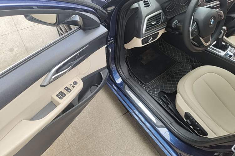 Used BMW 1 Series 2017 118i Design Package Model Driver Seat