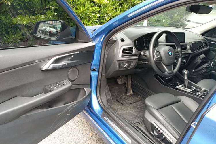 Used BMW 1 Series 2017 118i Sport Edition Driver Seat