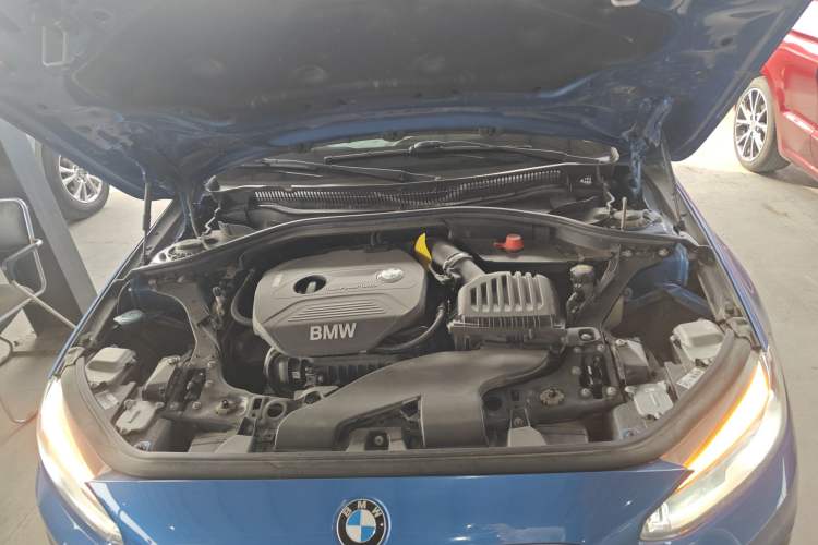 Used BMW 1 Series 2017 118i Design Package Model Engine Bay