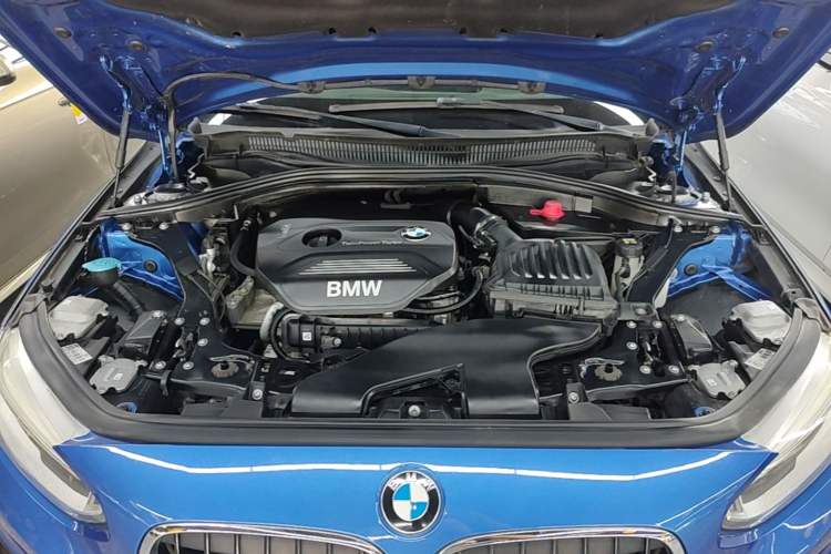 Used BMW 1 Series 2017 118i Design Package Model Engine Bay